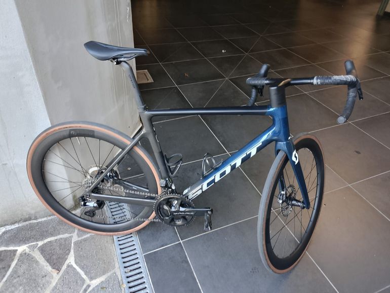 Used Scott Addict RC Pro 2023 2023 Road & Gravel, Blue — image 3 of 6