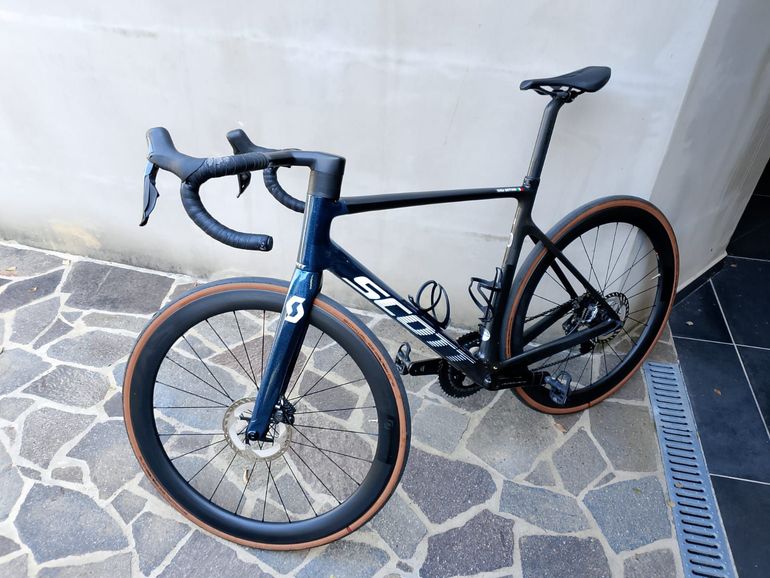 Used Scott Addict RC Pro 2023 2023 Road & Gravel, Blue — image 1 of 6