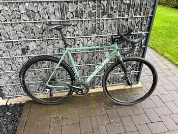 Used Focus MARES 6.8 2020 2020 Road & Gravel, Green — image 1 of 9