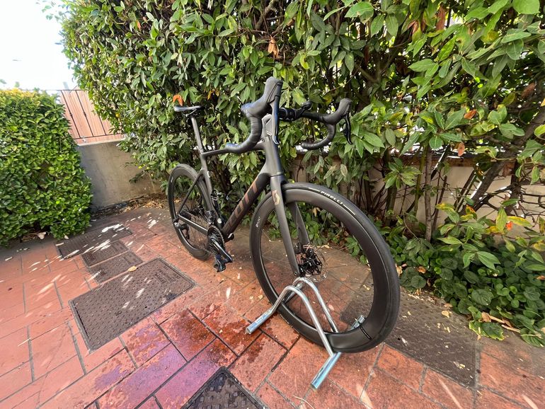 Used Scott Addict RC 30 2022 2022 Road & Gravel, Black — image 4 of 6