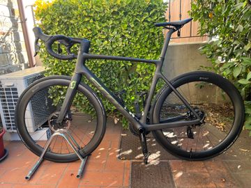 Used Scott Addict RC 30 2022 2022 Road & Gravel, Black — image 2 of 6