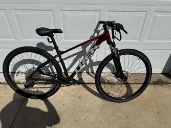 Used Trek Marlin 6 2022 2022 Mountainbike, Red, 27.5, 29 — image 3 of 3