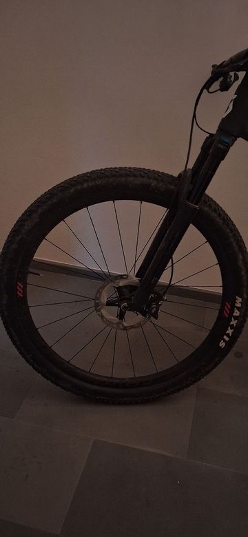 Used Scott Spark RC Team 2024 2024 Mountainbike, Black, 29 — image 7 of 8