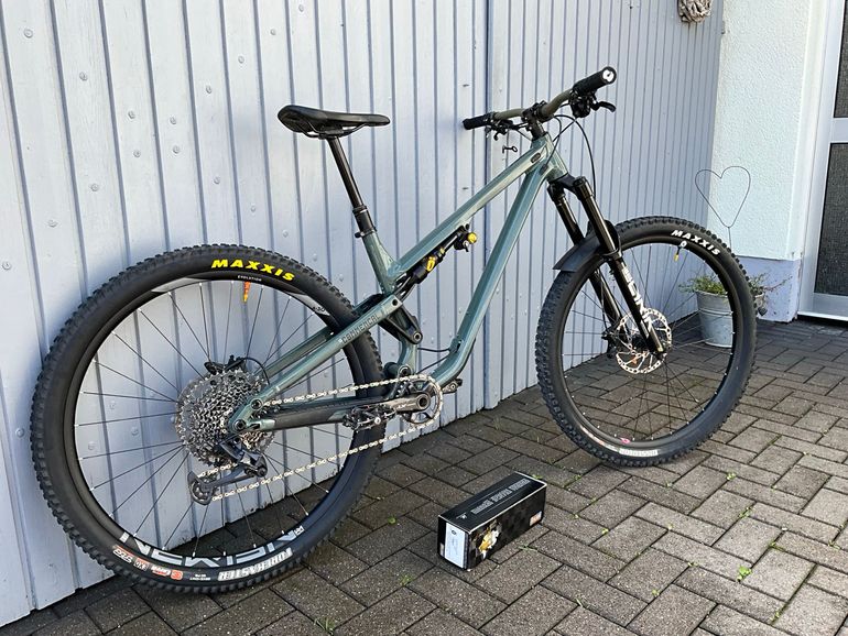 Used Commencal Meta 2021 Mountainbike, Green — image 3 of 7