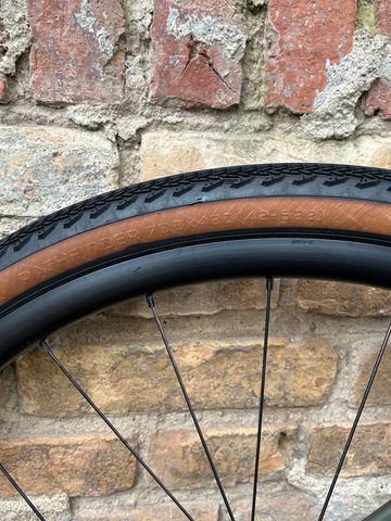 Used Specialized Diverge Comp Carbon 2022 2022 Road & Gravel, Green — image 8 of 21