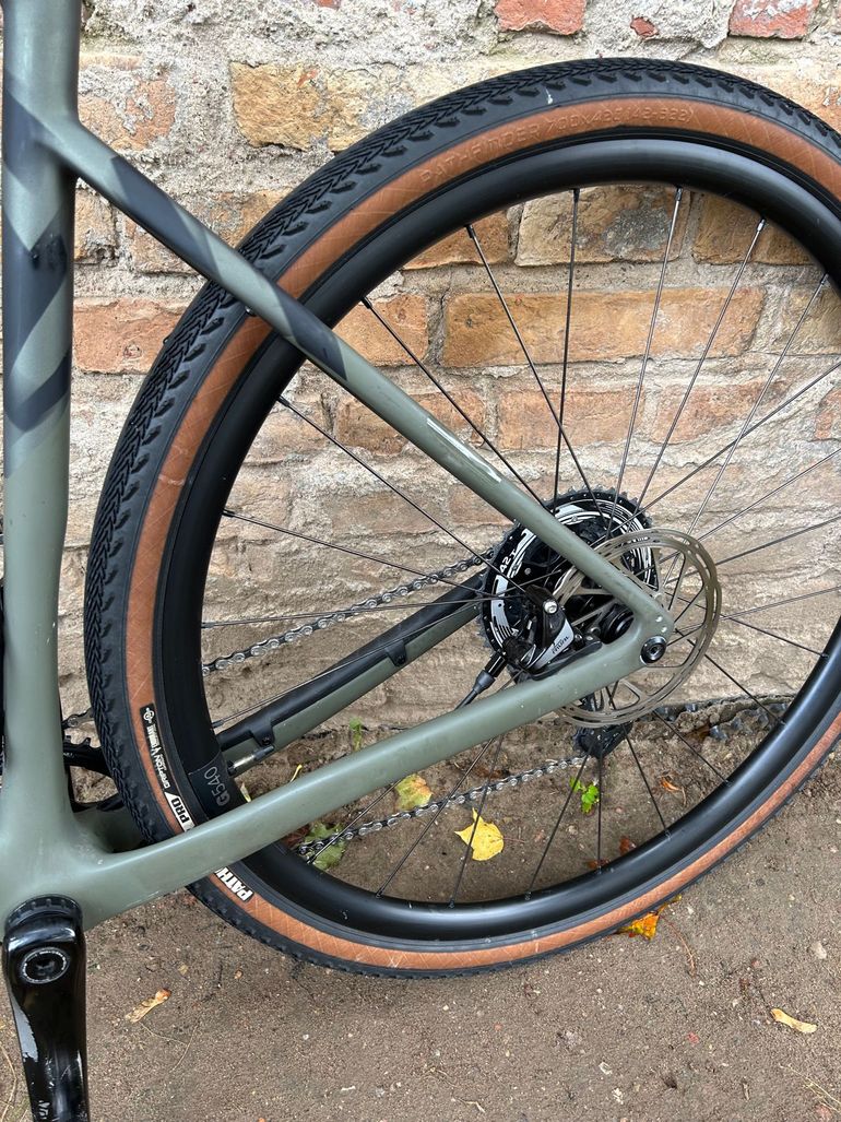 Used Specialized Diverge Comp Carbon 2022 2022 Road & Gravel, Green — image 16 of 21