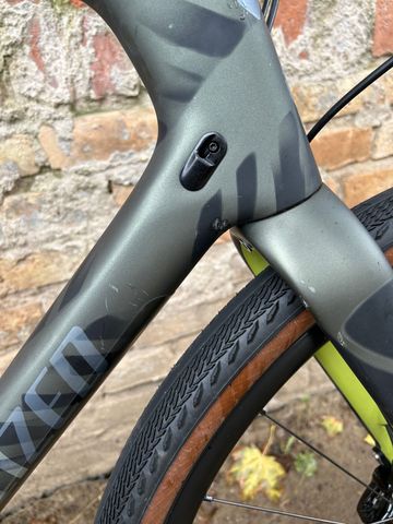 Used Specialized Diverge Comp Carbon 2022 2022 Road & Gravel, Green — image 11 of 21