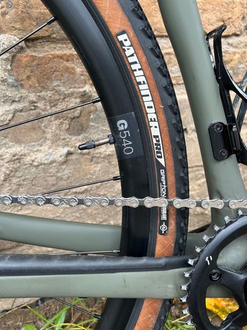 Used Specialized Diverge Comp Carbon 2022 2022 Road & Gravel, Green — image 9 of 21