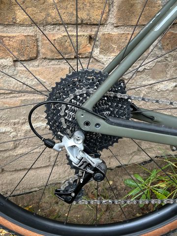 Used Specialized Diverge Comp Carbon 2022 2022 Road & Gravel, Green — image 7 of 21