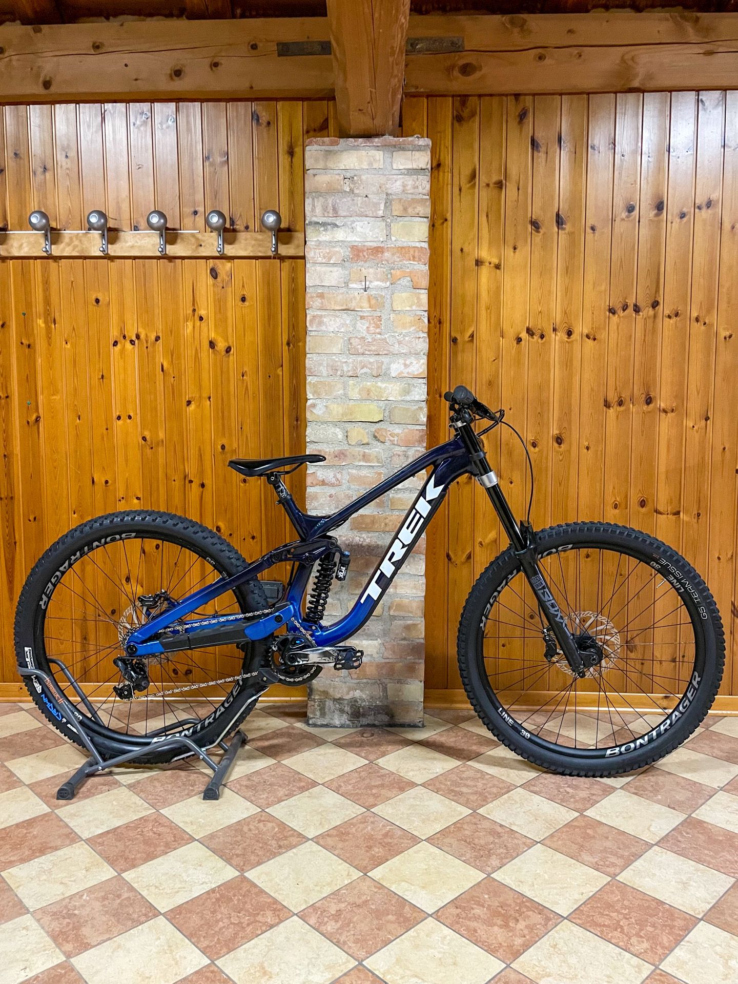 Trek Session X01 2022 2022 - Main Image