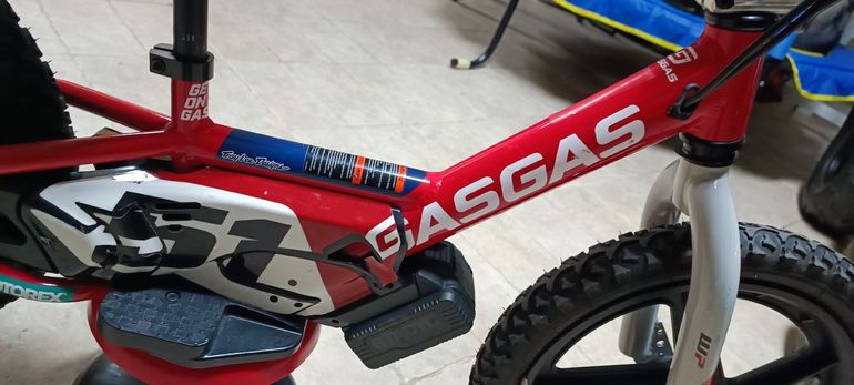 Used GASGAS Elettrica 2023 Mountainbike, Red — image 5 of 13