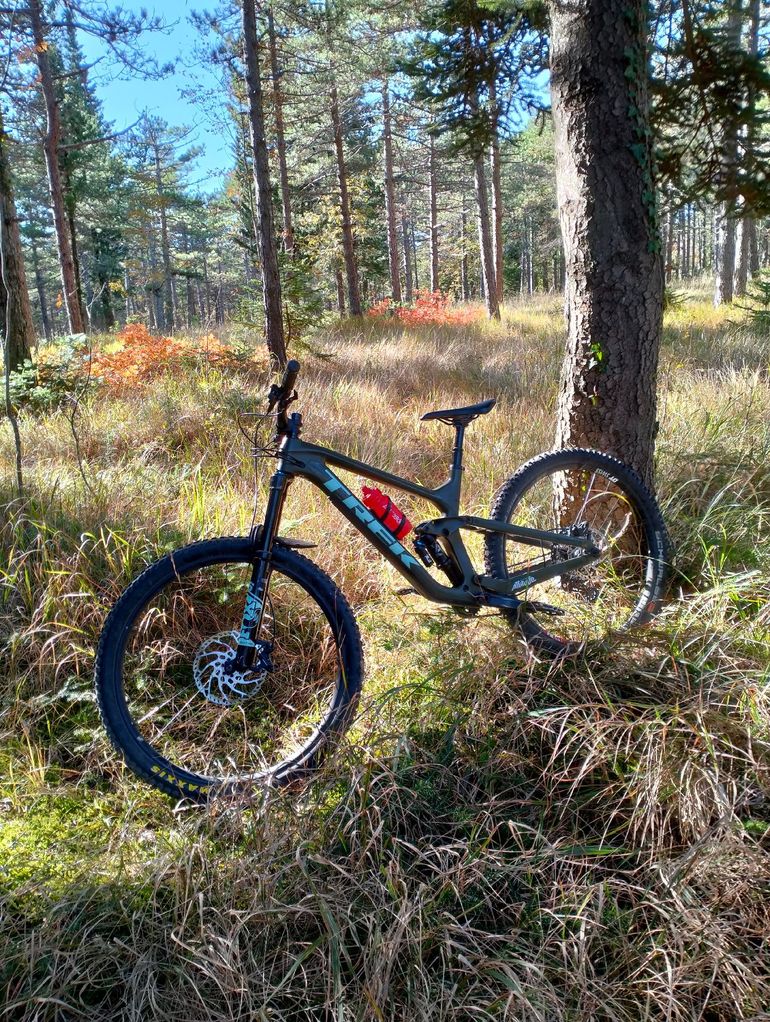 Used Trek Slash 9.7 Gen 5 2023 2023 Mountainbike, Green, 29 — image 3 of 3