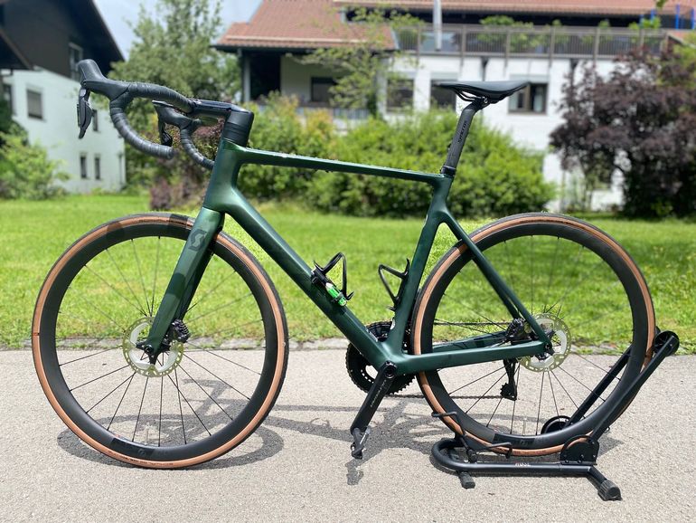 Used Scott Addict RC 15 2022 2022 Road & Gravel, Green — image 7 of 7