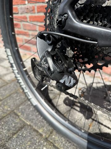 Used Focus Raven 8.6 2022 2022 Mountainbike, Black, 29 — image 4 of 5