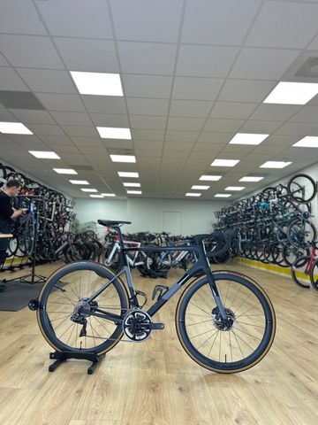 Used Cannondale SuperSix EVO Hi-MOD Disc Dura-Ace Di2 2021 2021 Road & Gravel