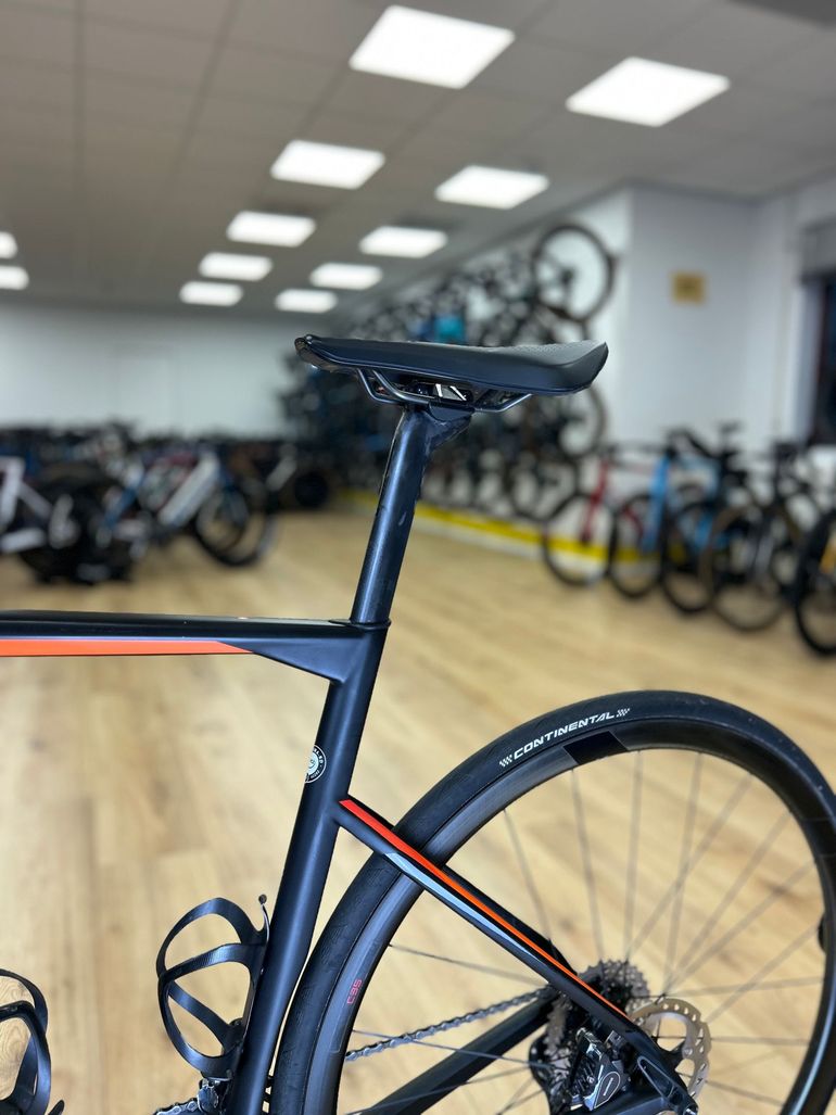 Used BMC Roadmachine 01 THREE 2018 2018 Road & Gravel, Black — image 20 of 24