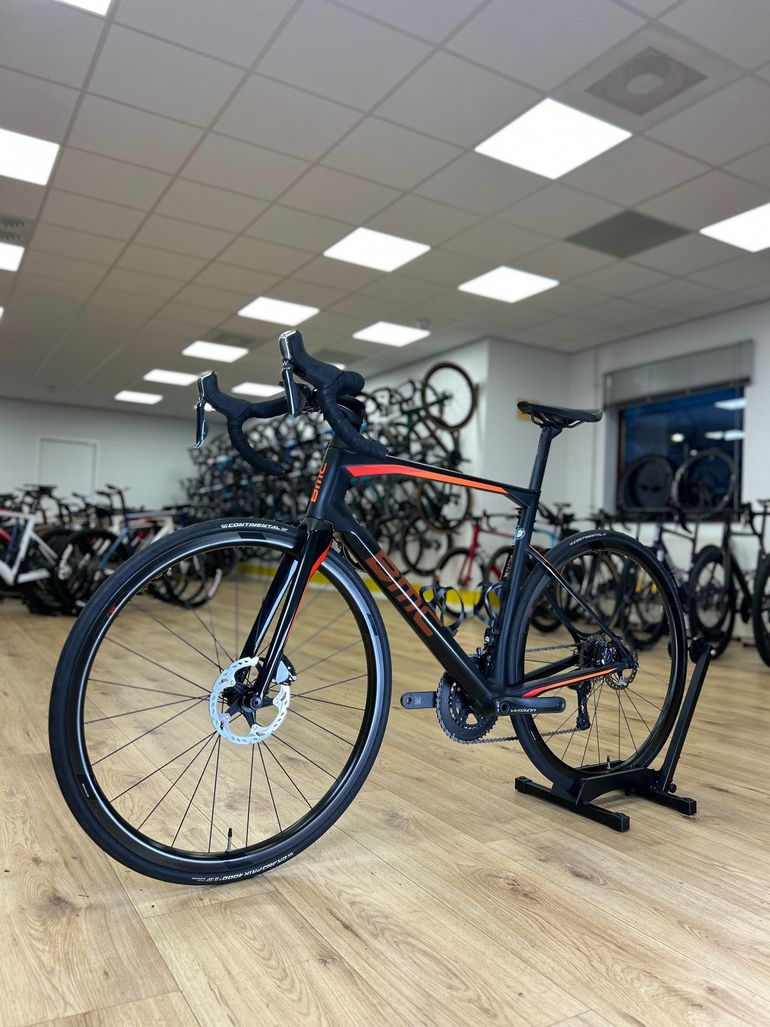 Used BMC Roadmachine 01 THREE 2018 2018 Road & Gravel, Black — image 16 of 24