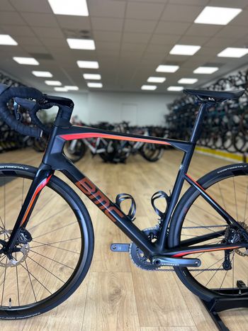 Used BMC Roadmachine 01 THREE 2018 2018 Road & Gravel, Black — image 23 of 24