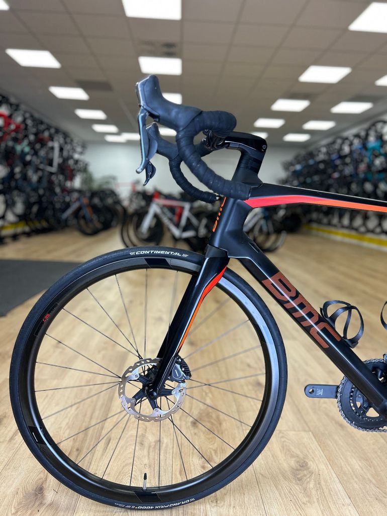 Used BMC Roadmachine 01 THREE 2018 2018 Road & Gravel, Black — image 17 of 24