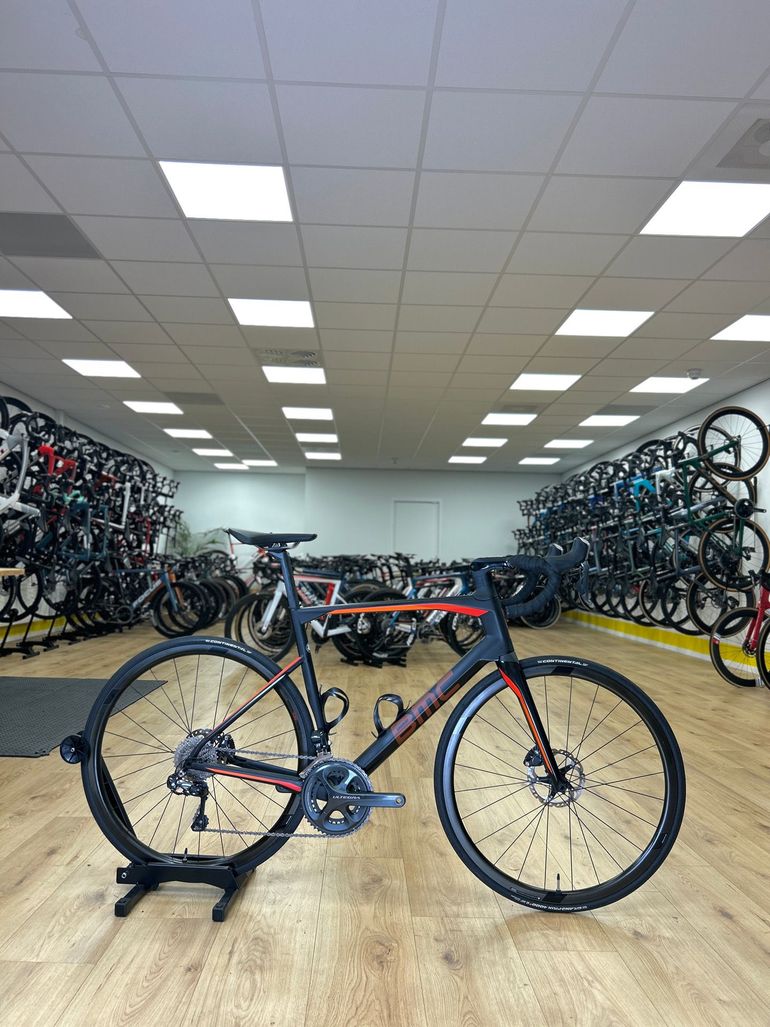 Used BMC Roadmachine 01 THREE 2018 2018 Road & Gravel, Black — image 1 of 24