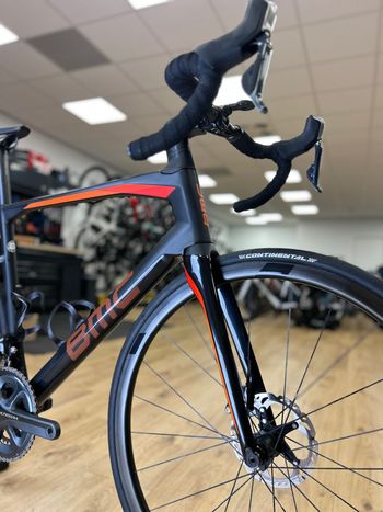 Used BMC Roadmachine 01 THREE 2018 2018 Road & Gravel, Black — image 4 of 24