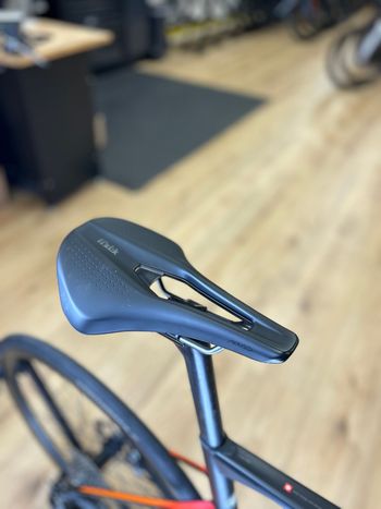 Used BMC Roadmachine 01 THREE 2018 2018 Road & Gravel, Black — image 13 of 24