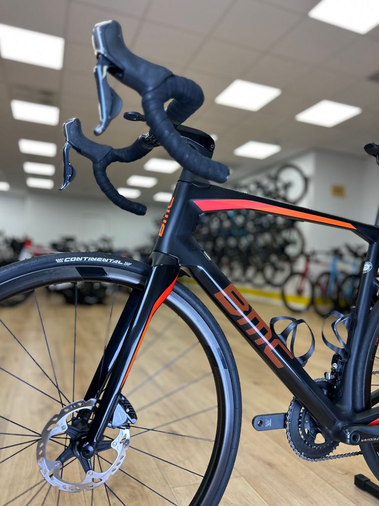 Used BMC Roadmachine 01 THREE 2018 2018 Road & Gravel, Black — image 18 of 24