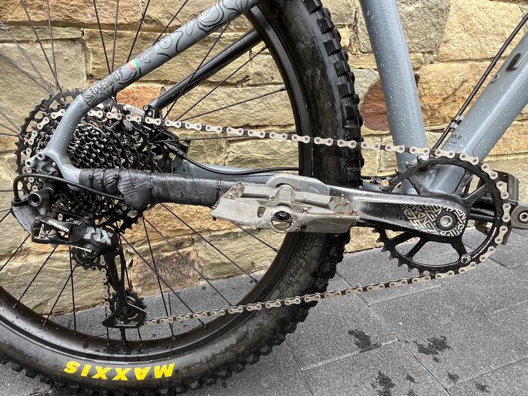 Used Trek Roscoe 8 2019 2019 Mountainbike, Light Gray, 27.5 — image 3 of 6