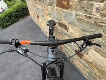Used Trek Roscoe 8 2019 2019 Mountainbike, Light Gray, 27.5 — image 6 of 6