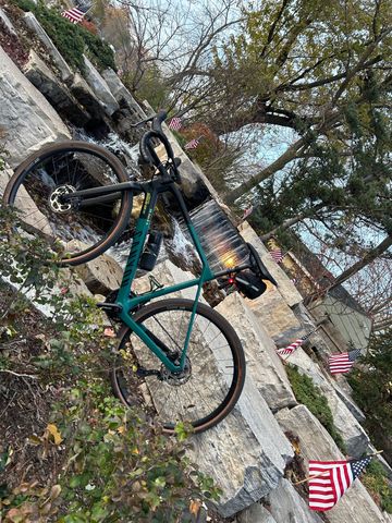 Used Canyon Grail CF SL 7 2022 2022 Road & Gravel, Green — image 4 of 4