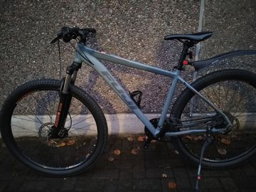 Used Fuji Nevada 29 1.7 2022 2022 Mountainbike, Light Gray, 29 — image 2 of 10