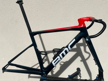 Used BMC Teammachine SLR 01 MOD 2023 2023 Road & Gravel, Red — image 2 of 5