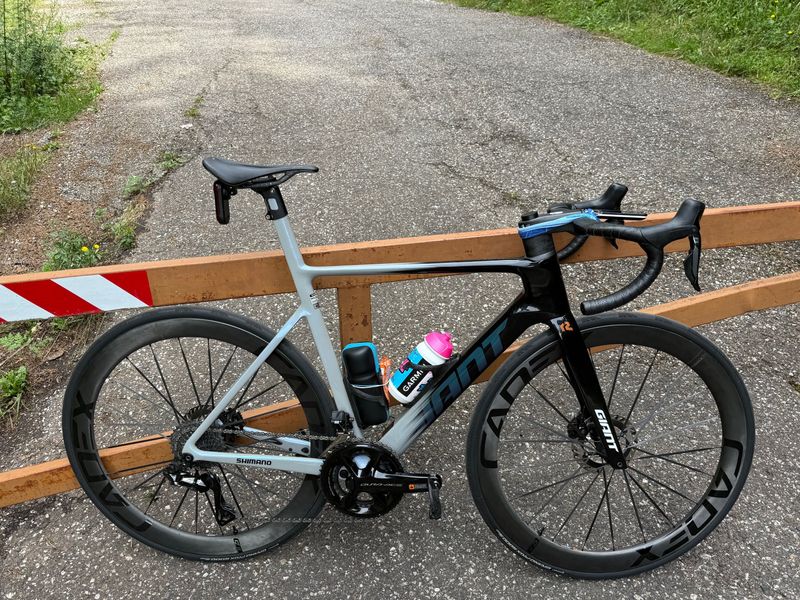 Giant Propel Advanced SL 0 Durace 2024 Road & Gravel usato, Nero — immagine 2 di 13