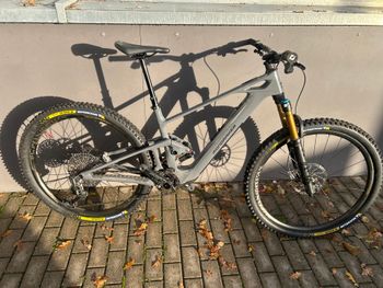 Used Mondraker Neat 2024 Mountainbike, Light Gray — image 2 of 4