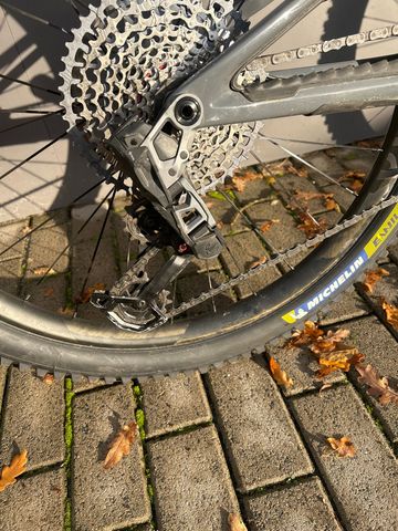 Used Mondraker Neat 2024 Mountainbike, Light Gray — image 3 of 4