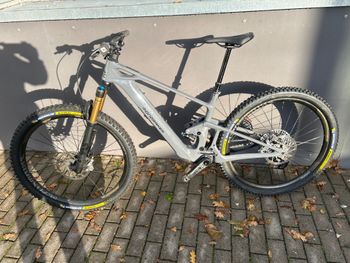 Used Mondraker Neat 2024 Mountainbike, Light Gray — image 1 of 4