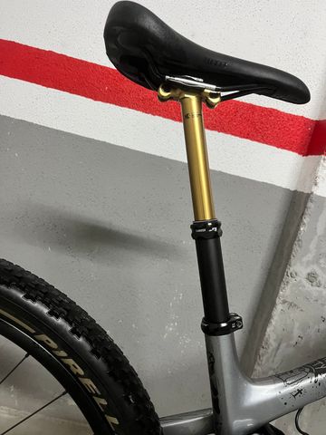 Used Pivot Trail 429 2024 Mountainbike, Light Gray, 29 — image 7 of 10
