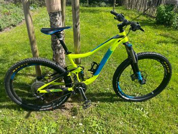 Used Giant Trance 2 2017 2017 Mountainbike, Black, 27.5 — image 1 of 7