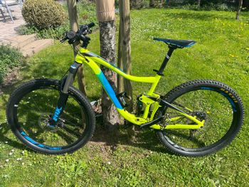 Used Giant Trance 2 2017 2017 Mountainbike, Black, 27.5 — image 2 of 7