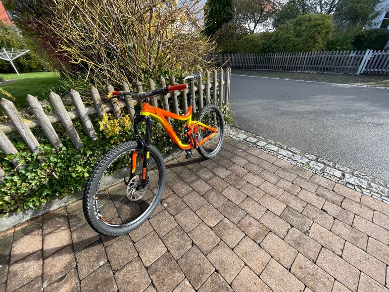 Used Giant Reign 27.5 1 2015 2015 Mountainbike, Orange, 27.5 — image 2 of 9