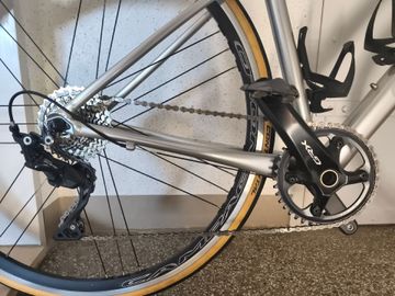 Used Cannondale Caad Shimano 105 2024 Road & Gravel, Light Gray — image 3 of 7