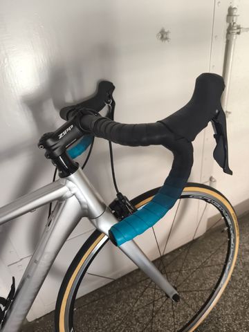 Used Cannondale Caad Shimano 105 2024 Road & Gravel, Light Gray — image 6 of 7