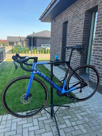 Used Canyon Ultimate CF SL 7 2023 2023 Road & Gravel, Blue — image 8 of 8