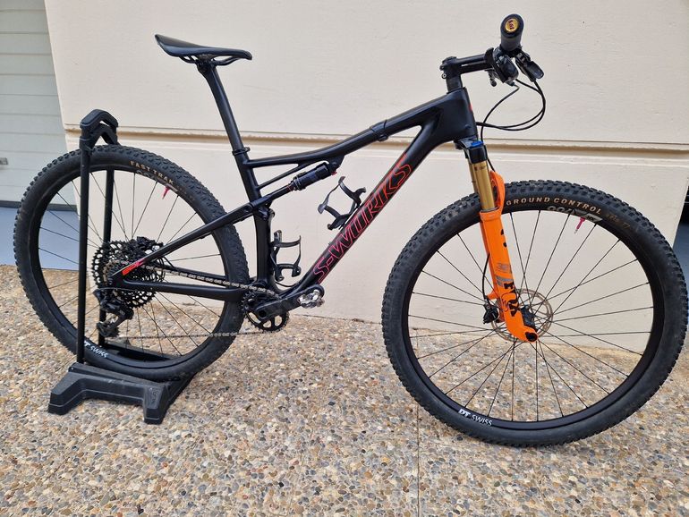 Used Specialized Epic SRAM XX1 2018 Mountainbike, Black, 29 — image 1 of 10