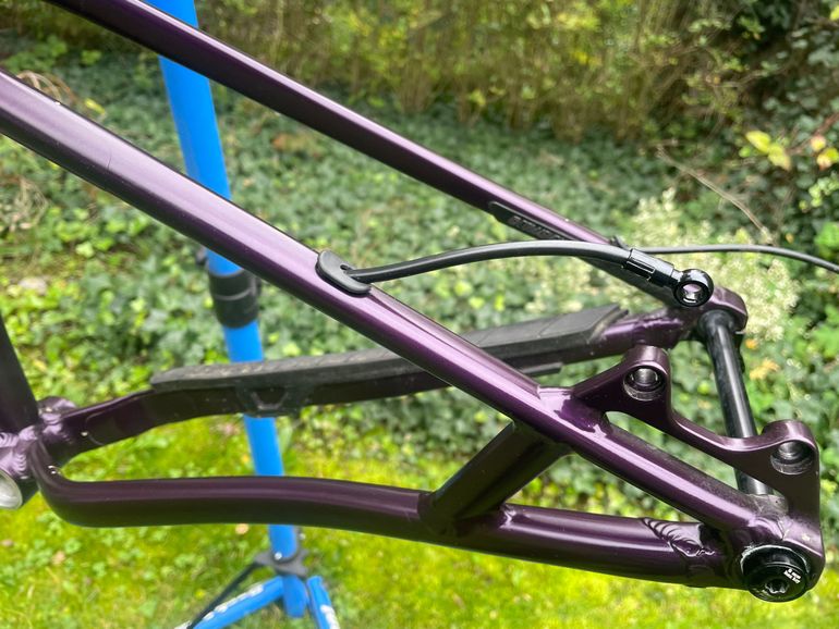 Used Commencal Meta HT AM 29 Frameset 2024 Mountainbike, Purple — image 6 of 13