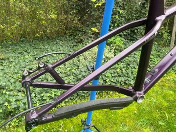 Used Commencal Meta HT AM 29 Frameset 2024 Mountainbike, Purple — image 12 of 13