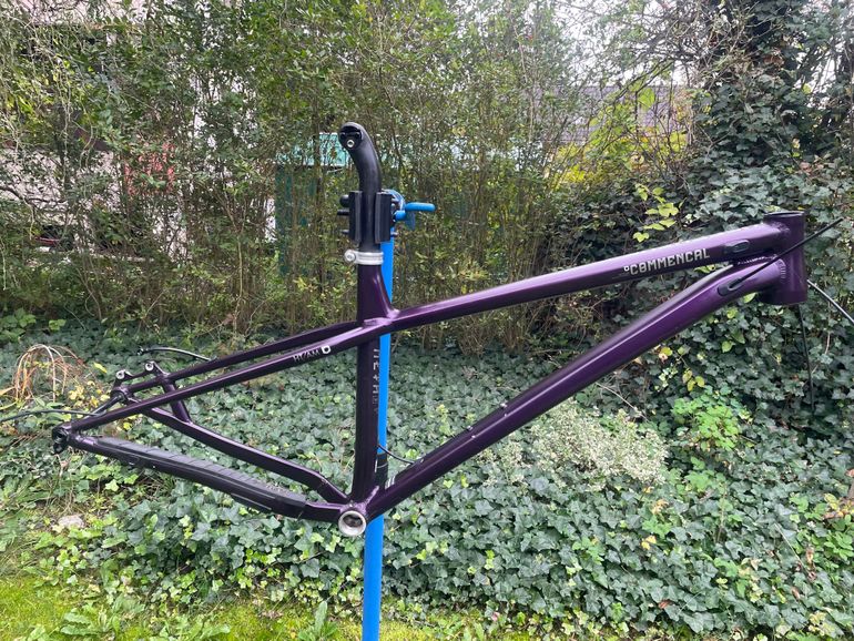 Used Commencal Meta HT AM 29 Frameset 2024 Mountainbike, Purple — image 8 of 13