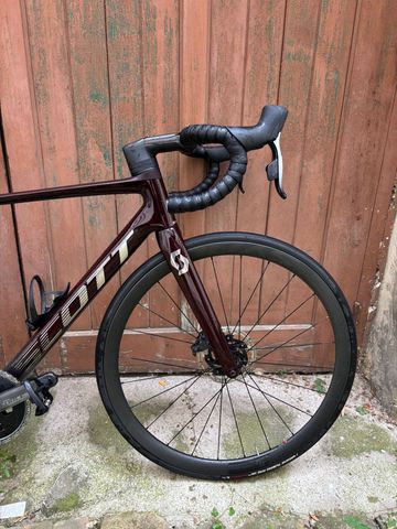 Used Scott Addict RC 10 2024 Road & Gravel, Black — image 6 of 11