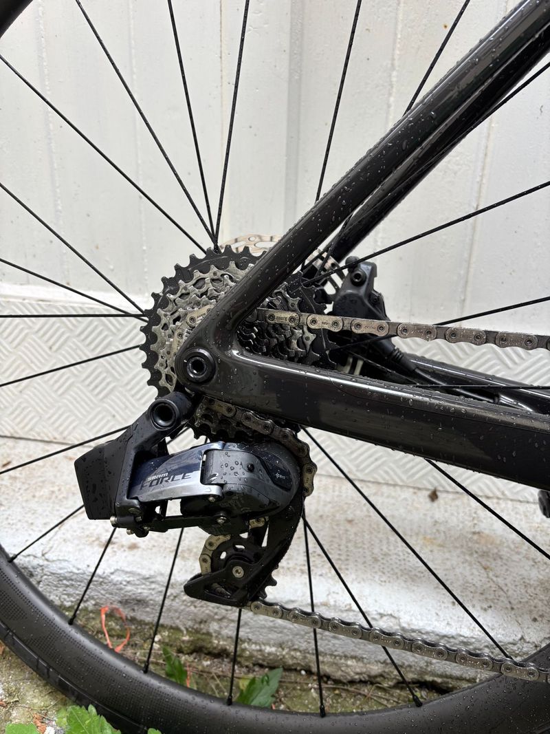 Used Scott Addict RC 10 2024 Road & Gravel, Black — image 4 of 11