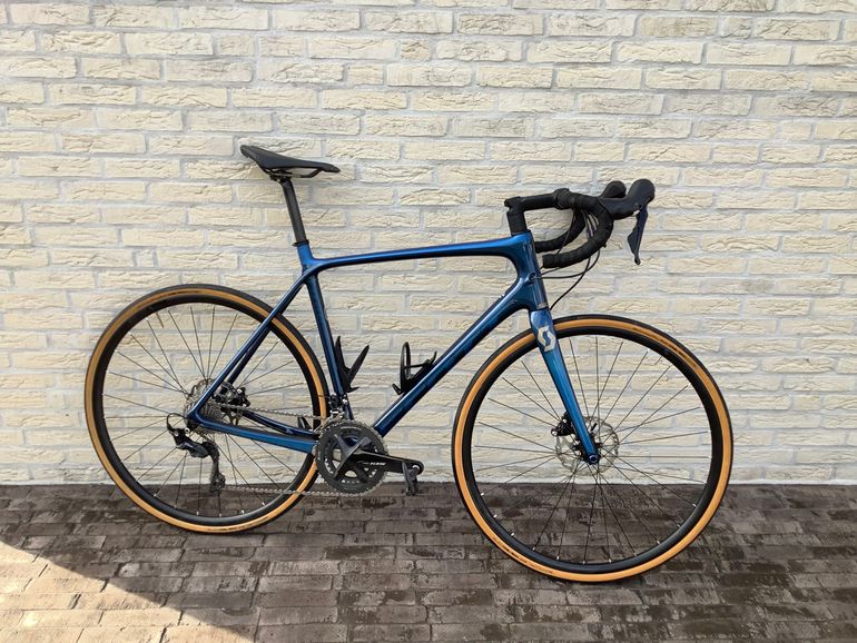 Used Scott Addict 20’ Disc 2020 Road & Gravel, Blue — image 1 of 7